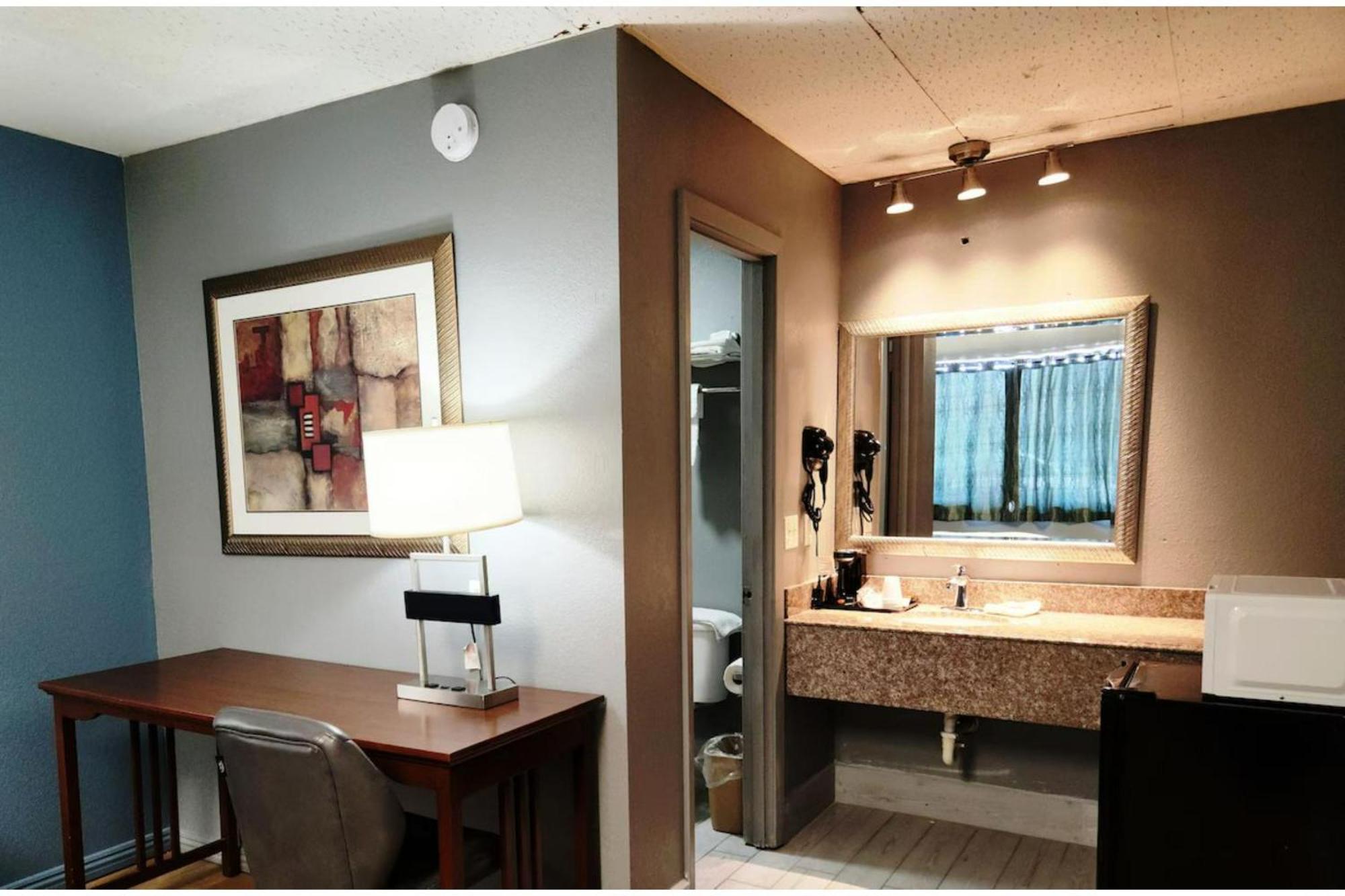 Motel Executive By Oyo Queenville
