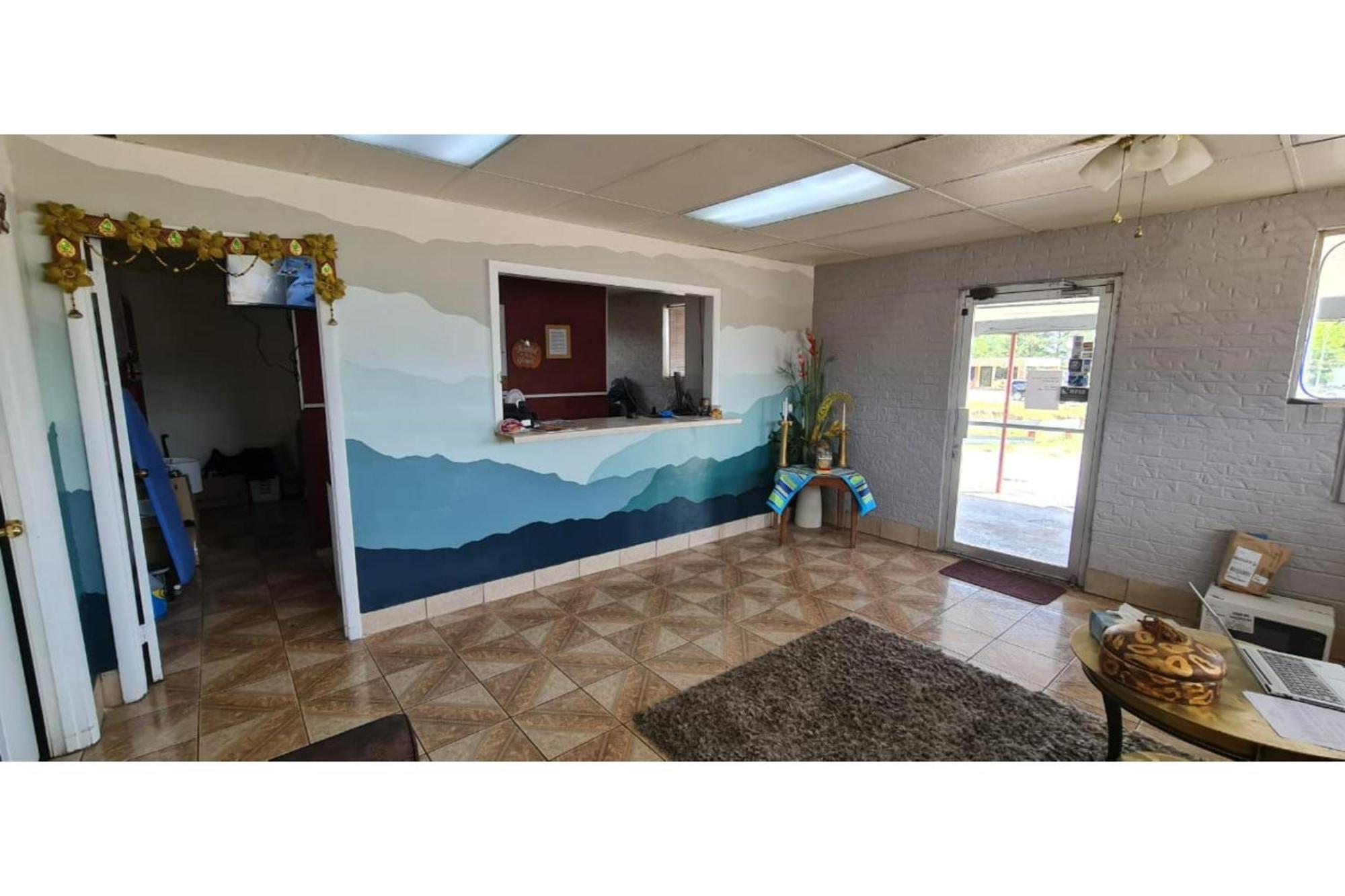Executive By Oyo Queenville 2*